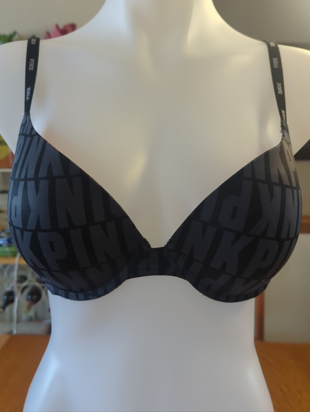 Pink Victoria's Secret Black │Spell Out Graphic Wear Everywhere Push Up Bra -36C